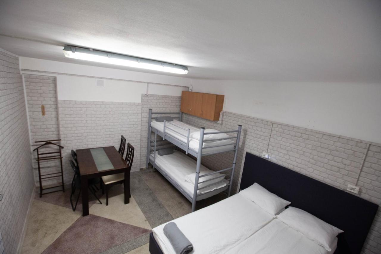Oradea Central Hostel Zewnętrze zdjęcie