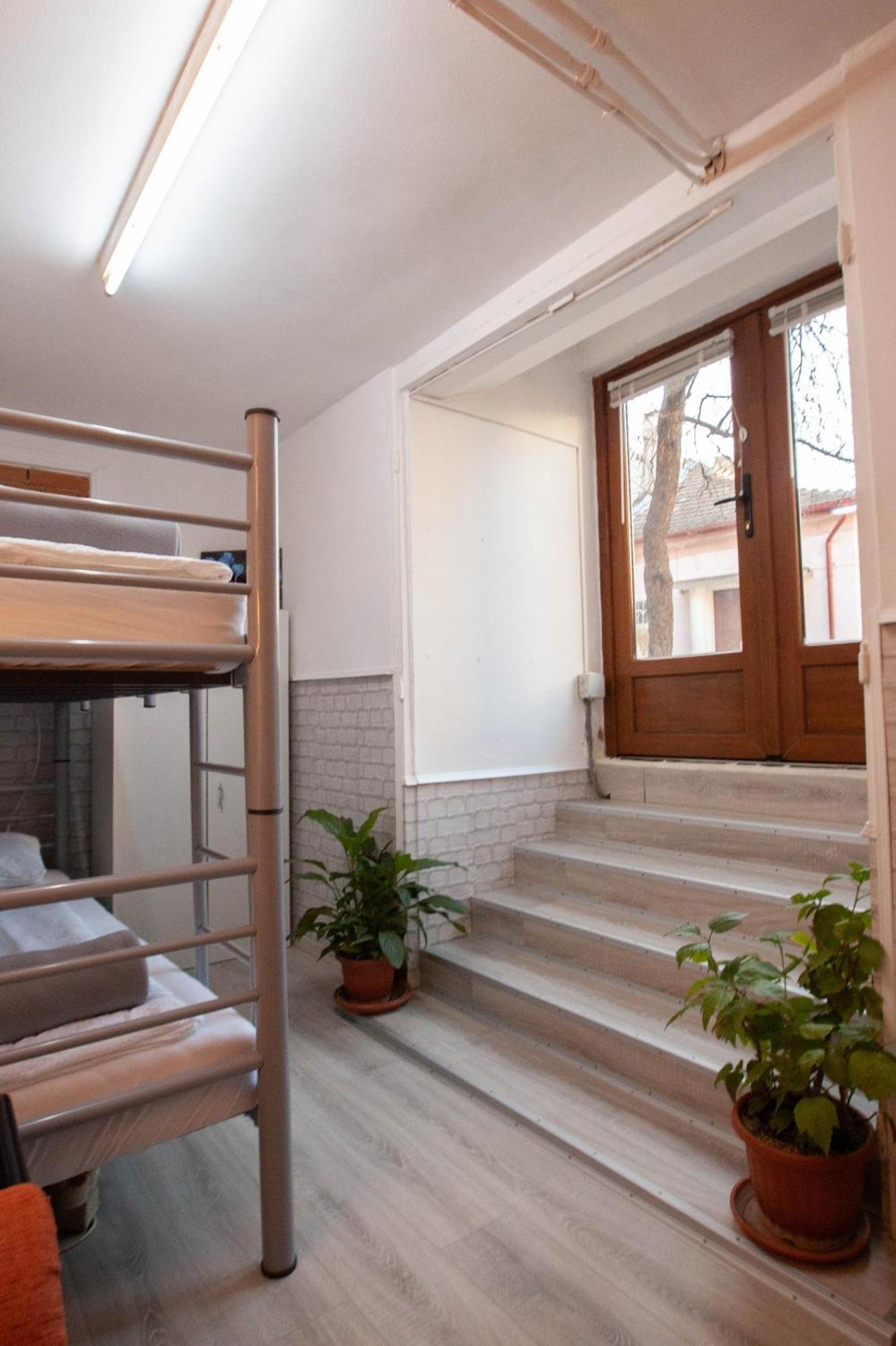 Oradea Central Hostel Zewnętrze zdjęcie